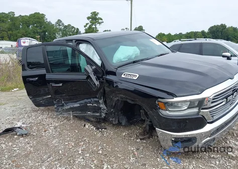 2020 Ram 1500 Laramie 4X4 5'7 Box z USA, uszkodzony, nr VIN 1C6SRFJT1LN157271